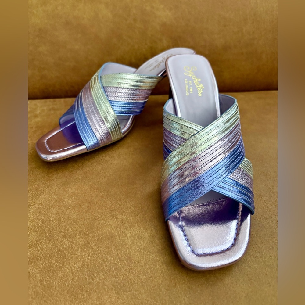 Seychelles Fleet Iridescent Leather Lavender Slip On Heels. Size 8. NIB.